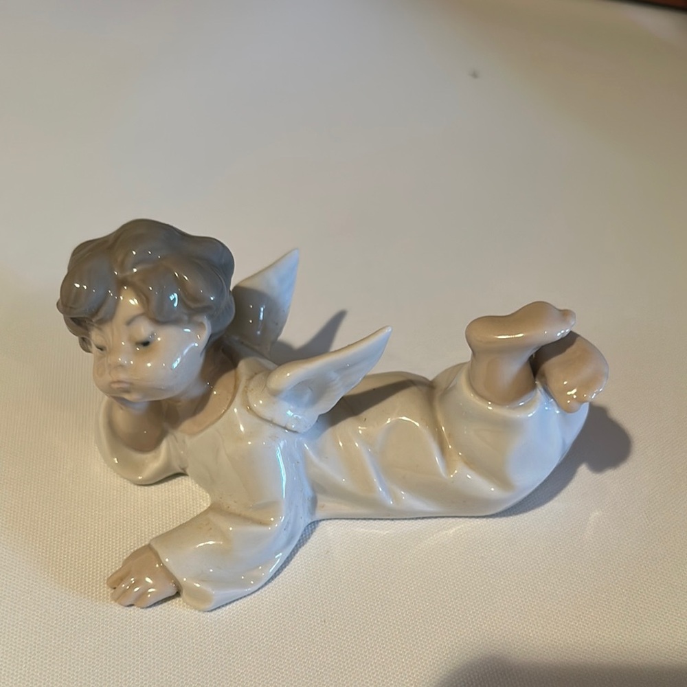 Lladro Porcelain Angel Figurine in Cream and Tan